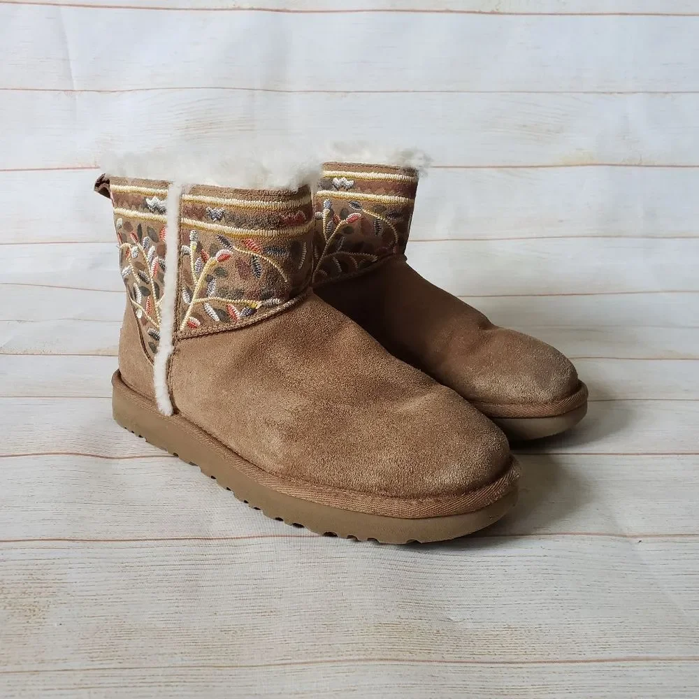 UGG Classic Beauty Mini Suede Embroidered Sheepskin Wool Winter Bootie Size 9